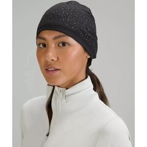 NWT Lululemon Fleece Reflective Running Beanie Size S/M Black